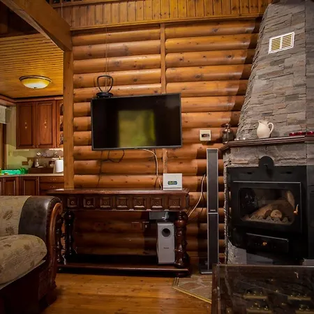 *2 Bdr Log House /mountains/queen Bed/fireplace Σπίτι διακοπών *