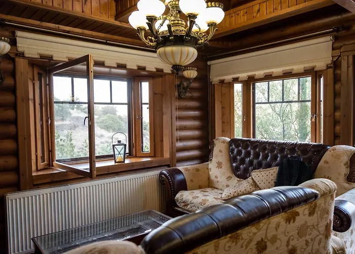 *2 Bdr Log House /mountains/queen Bed/fireplace Γούρρη