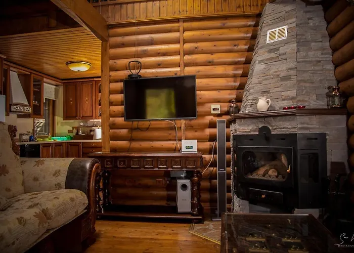 *2 Bdr Log House /mountains/queen Bed/fireplace Σπίτι διακοπών *